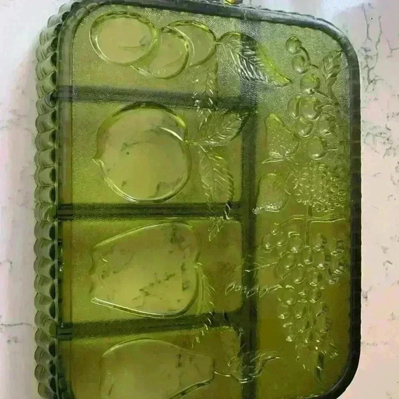Vintage Indiana Glass Avocado Green Divided Relish Tray Platter Fruit Design - Picture 2 of 5